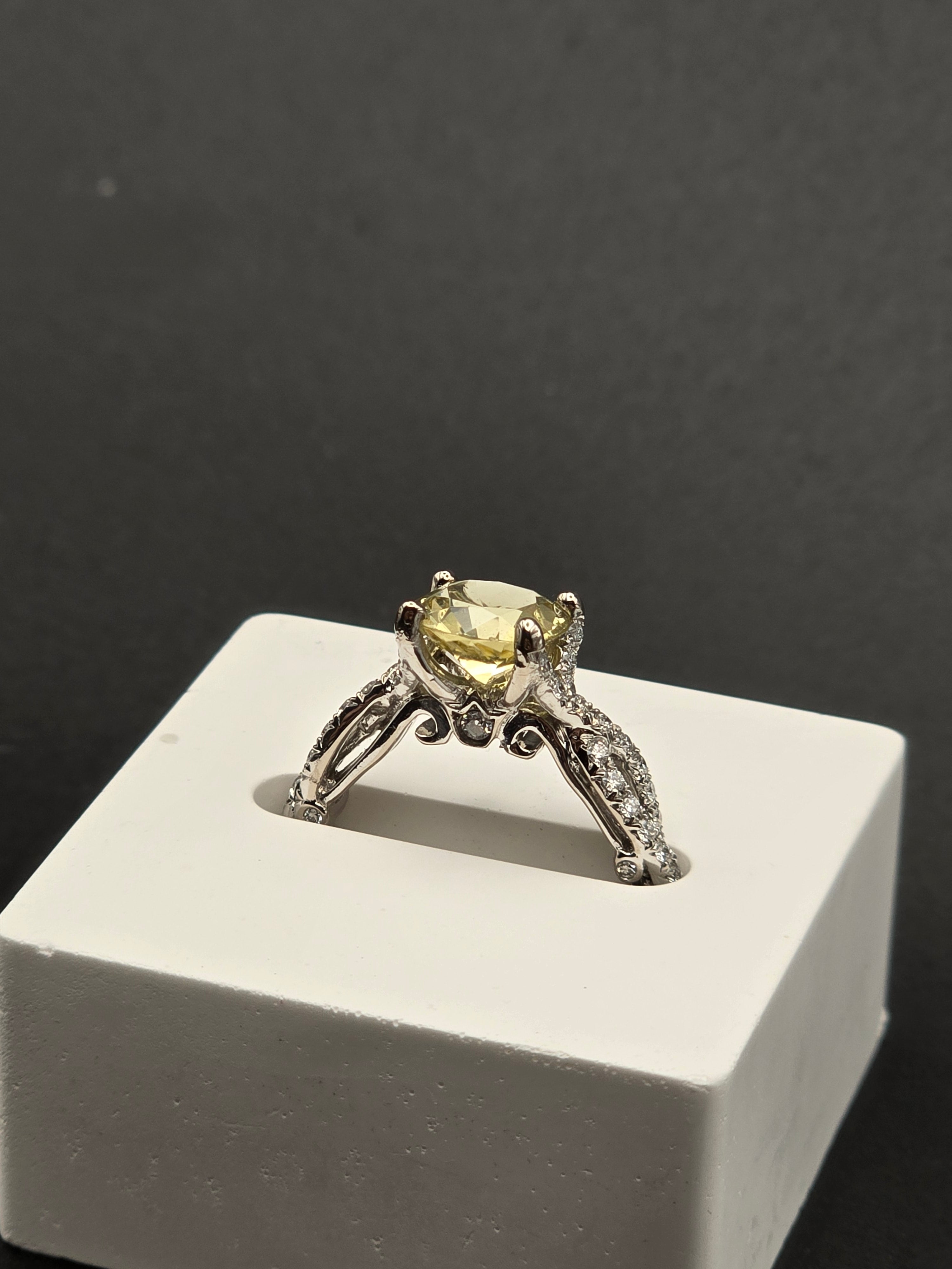 18K Yellow Tourmaline & Diamonds Ring