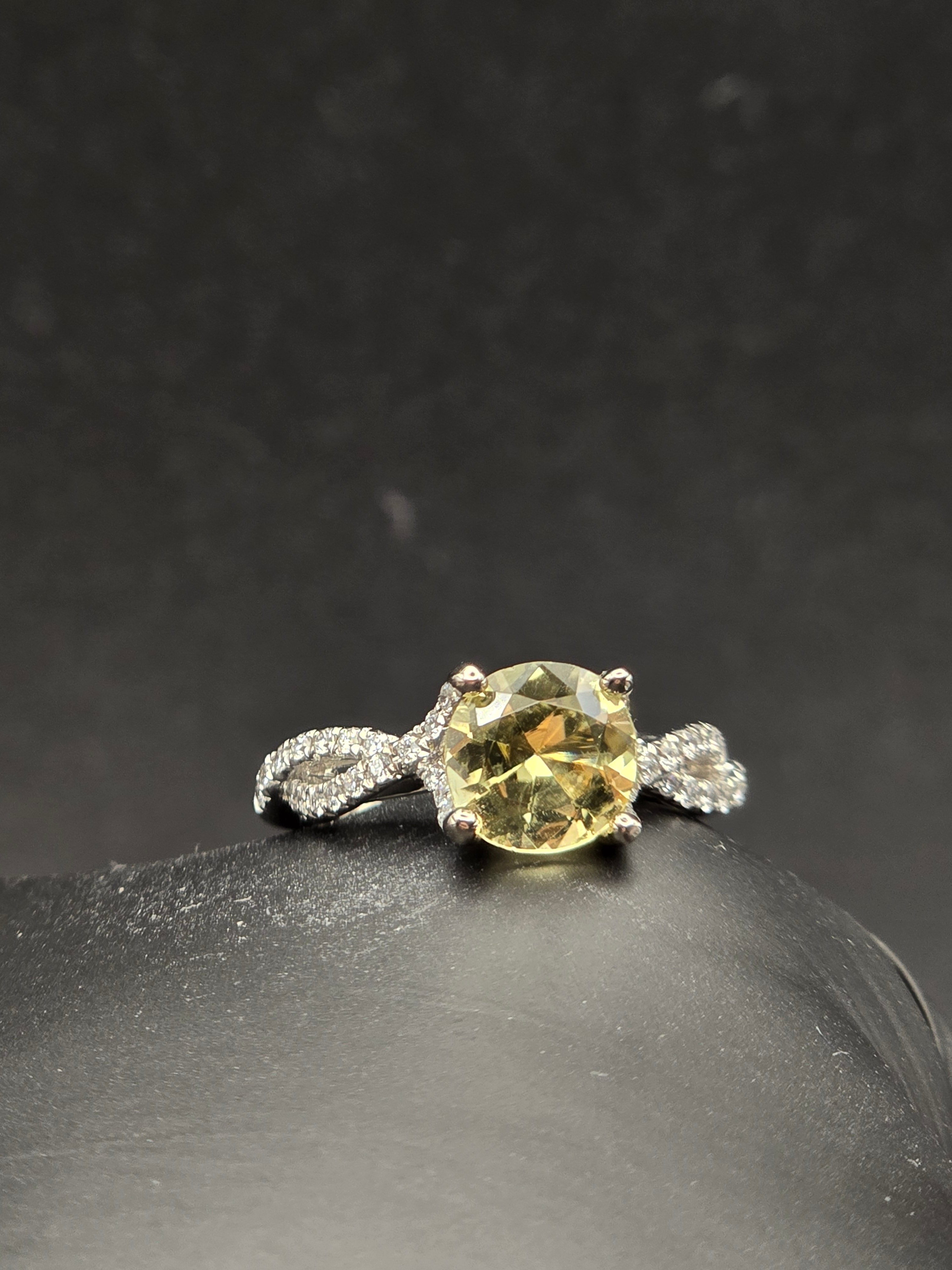 18K Yellow Tourmaline & Diamonds Ring