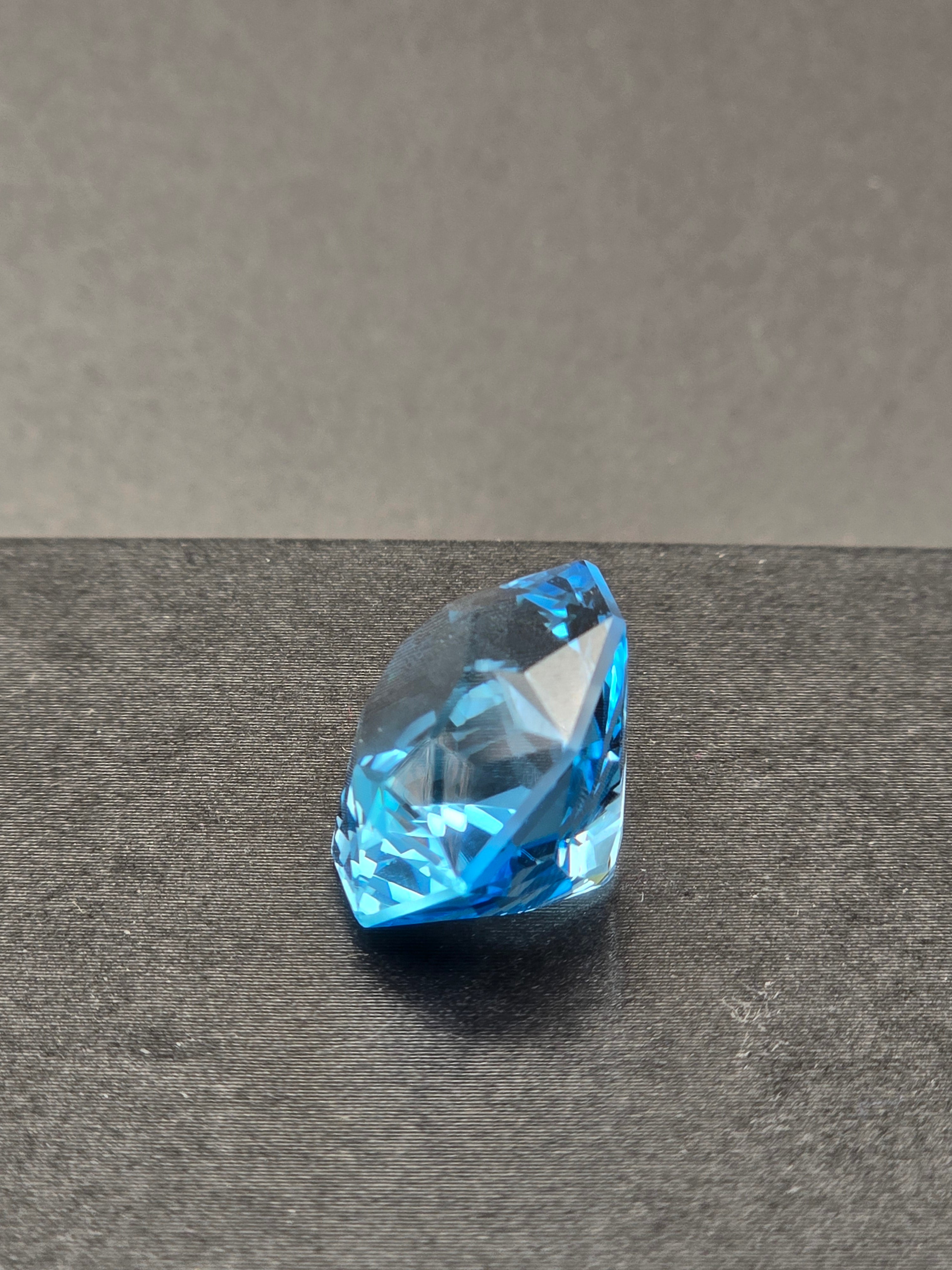 32.80cts Swiss Topaz