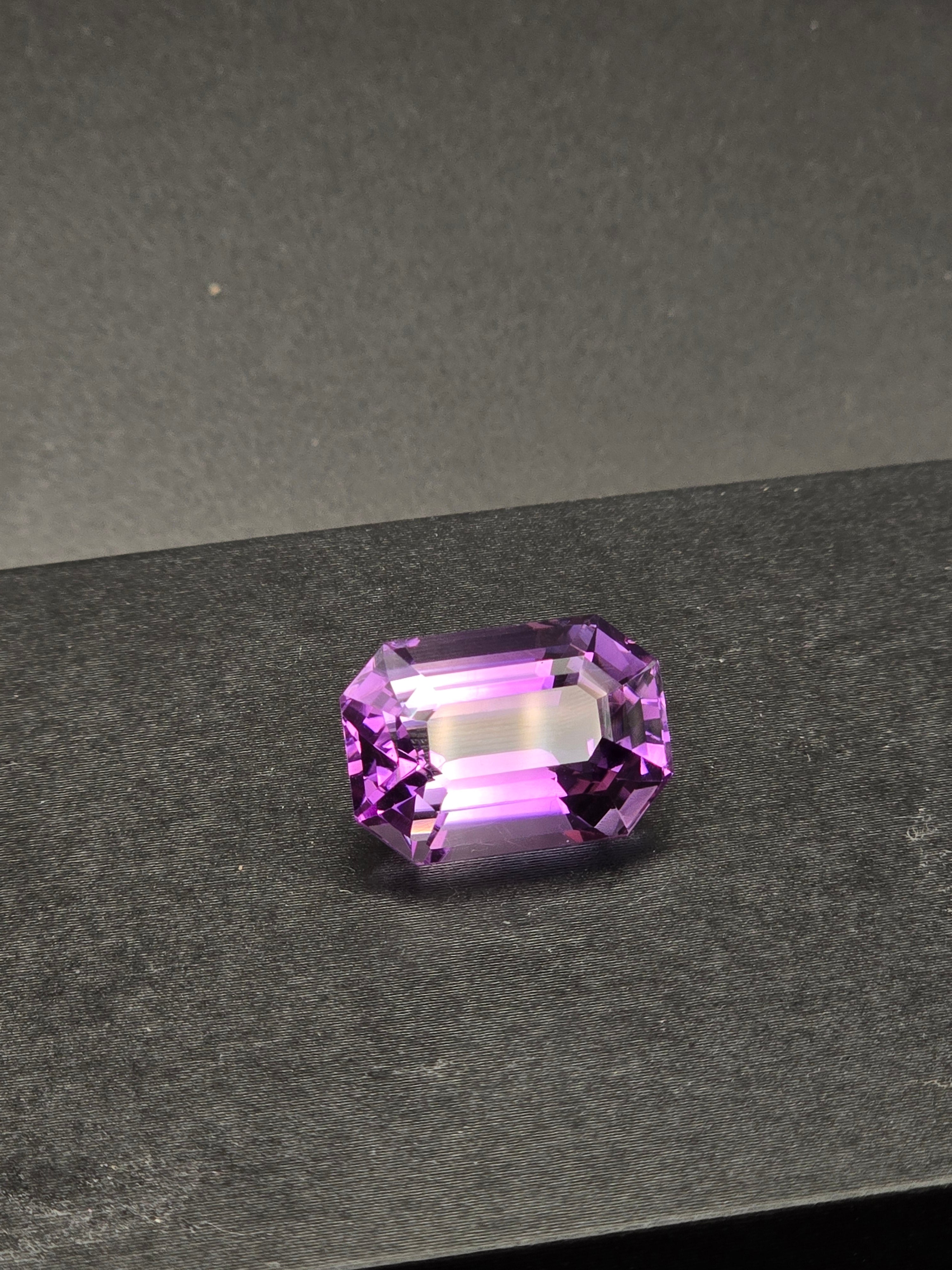 22cts Amethyst | Emerald Cut