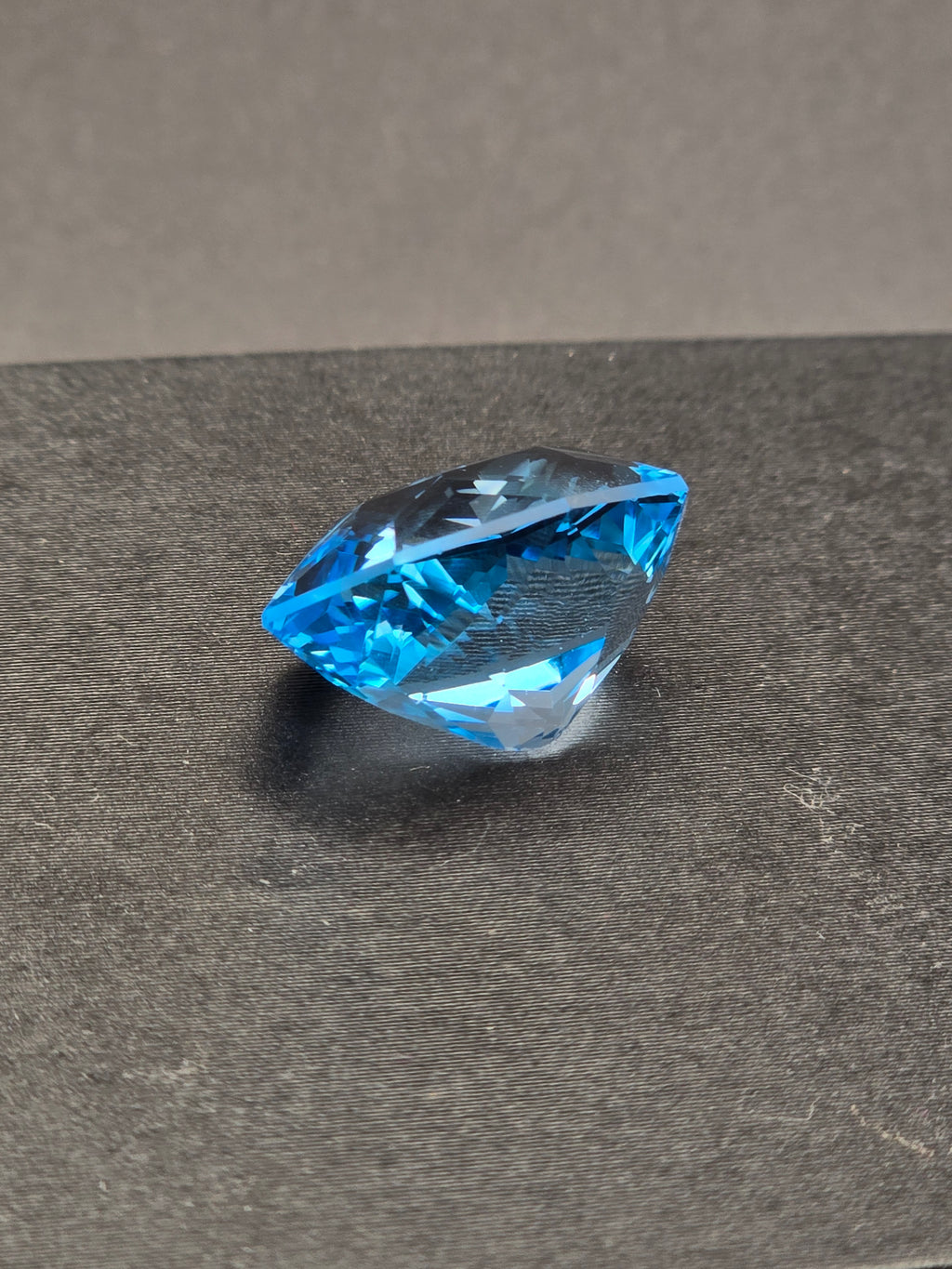 32.80cts Swiss Topaz