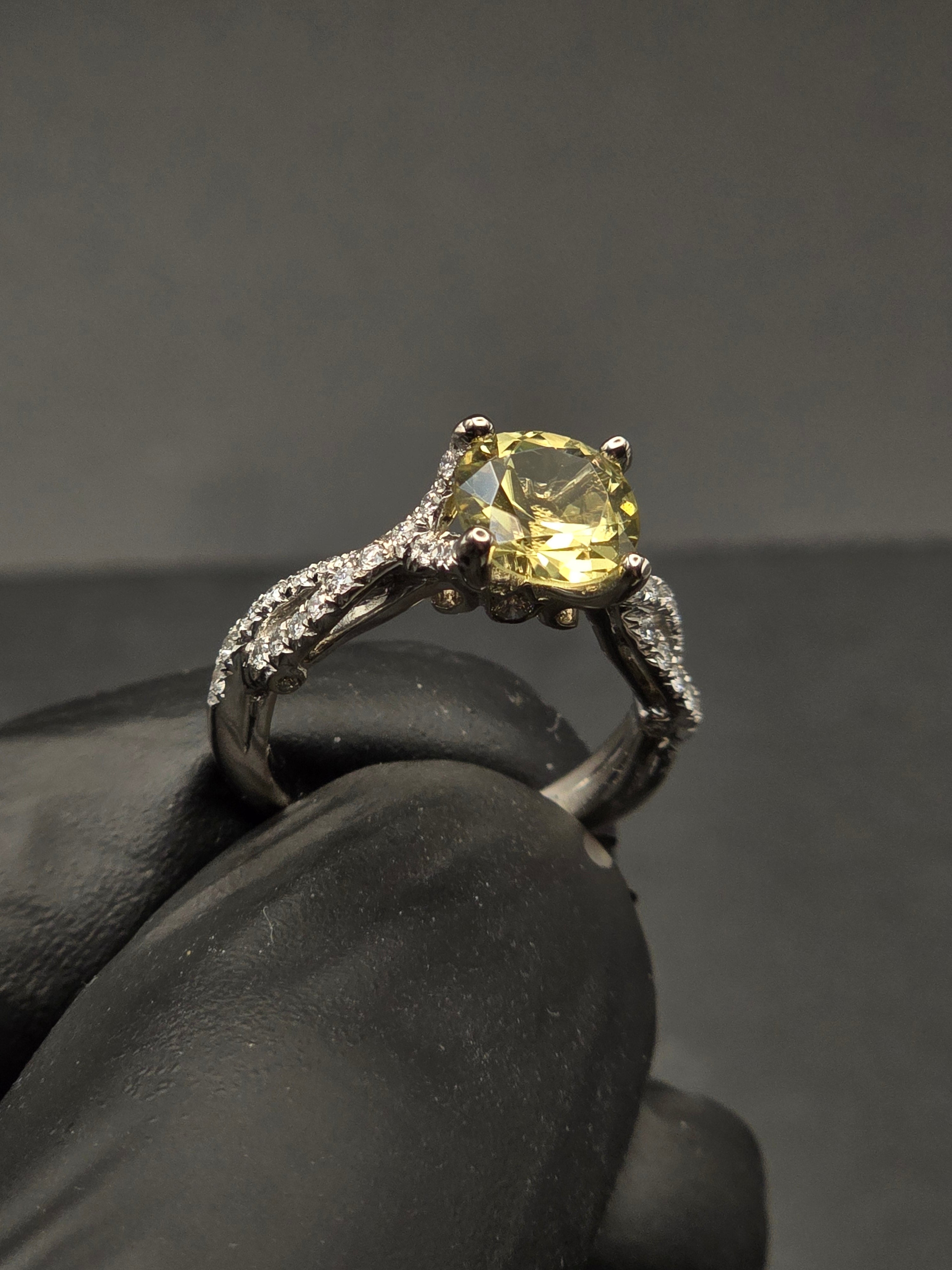 18K Yellow Tourmaline & Diamonds Ring